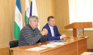 Депутат Марат Васимов проверил качество ремонта подъездов в Демском районе