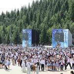 Для тысяч выпускников в Уфе прозвучал последний школьный звонок