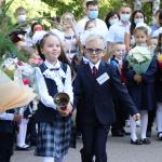 Валерий Трофимов поздравил первоклассников школы №108 с Днём знаний