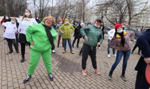 Депутат Ирина Николаева провела флешмоб ко Всемирному дню здоровья 