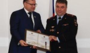 Евгений Семивеличенко вручил награды отличившимся жителям города