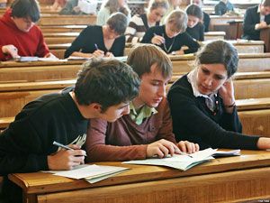 В 2012 году студентам повысят стипендии