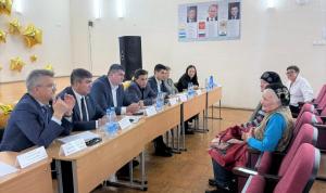Решая вопросы вместе Решая вопросы вместе