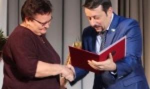 Депутаты поздравили лицей №60 с 40-летием Депутаты поздравили лицей №60 с 40-летием