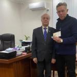 Руслану Кинзикееву вручили памятные значки Уфимского городского совета ветеранов