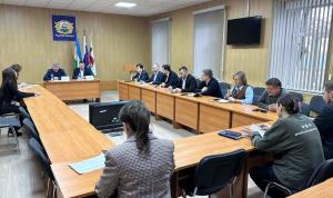 Решая вопросы вместе Решая вопросы вместе