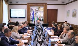 Городские депутаты готовятся к очередному заседанию Совета