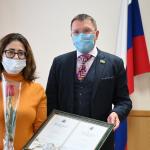 Андрей Борисов наградил председателей советов МКД Советского района почетными грамотами Горсовета