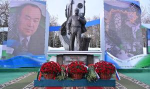 В Уфе открыли памятник первому Президенту Башкортостана
