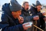 Накормили бездомных