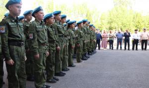В школе №85 прошла выставка военной техники и награждение участников военно-патриотического фестиваля