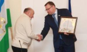 Евгений Семивеличенко наградил отличившихся жителей Уфы